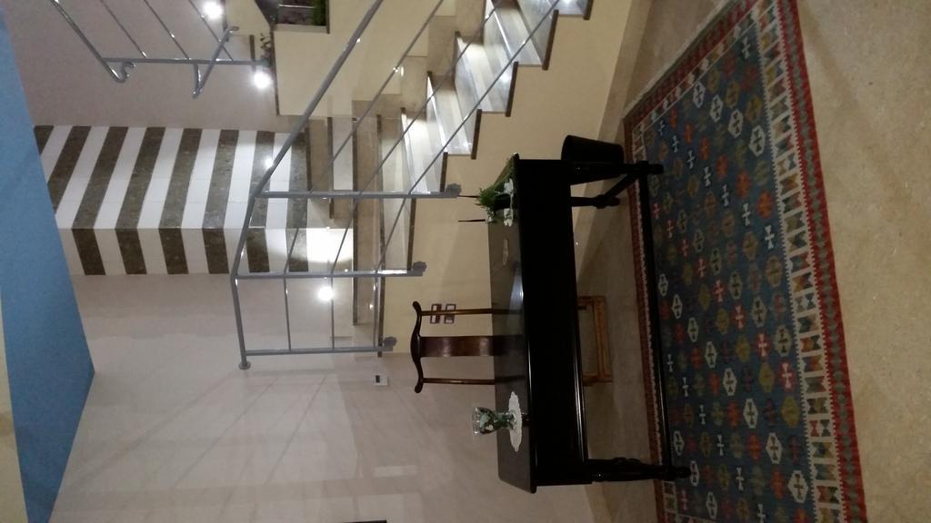 Borgo San Giovanni บาร์เชลโลนา-ปอซโซ ดี กอตโต ภายนอก รูปภาพ